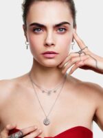 Muse 'DIOR Joaillerie', Cara Delevinge Serikan Kempen Krismas Baharu