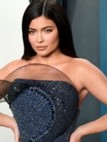 Kylie Jenner Pemilik Sandal Hermès Birkin Birkenstocks Bernilai RM307,000