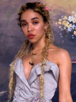 “Satu Keajaiban Saya Masih Hidup” - FKA Twigs Kongsi Butir Penderaan