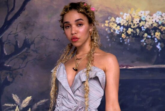 “Satu Keajaiban Saya Masih Hidup” - FKA Twigs Kongsi Butir Penderaan
