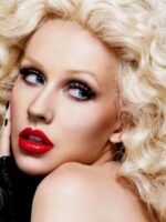 Christina Aguilera Akui Berasa Benci Melihat Tubuh Sendiri