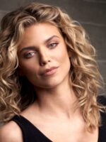 Annalynne Mccord Hidap Kecelaruan Identiti, Dedah Pengalaman Melihat 'Little Anna'