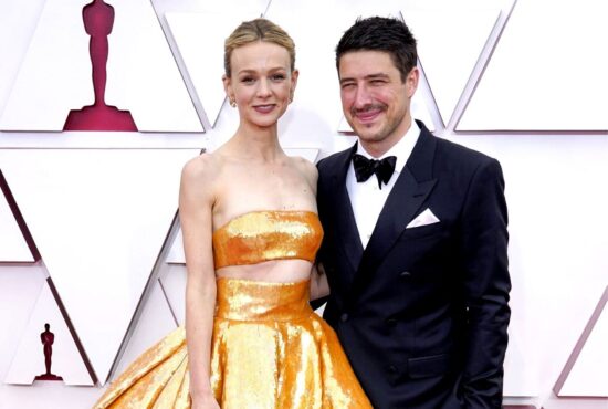 10 Pasangan Yang Mencuri Perhatian Di Permaidani Merah Oscar 2021