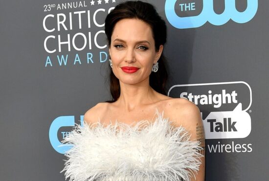 Angelina Jolie Pecah Rekod Instagram Dengan Mesej Penuh Emosi
