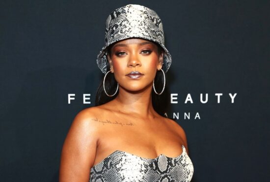 Met Gala & Vogue Beri Penghormatan Unik Kepada Rihanna