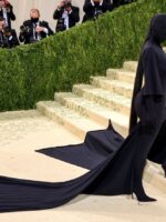 Berapa Kos Ponytail 75 Inci Yang Digayakan Kim Kardashian Ke Met Gala 2021?