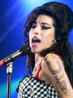 Gaun Persembahan Terakhir Amy Winehouse Dijual Pada Harga RM1 Juta