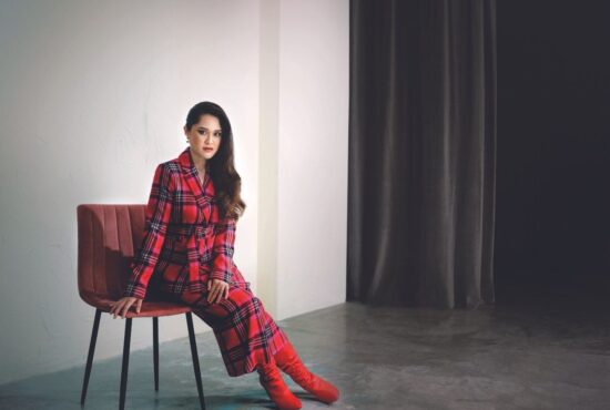GLAM Profil, Dr. Amanda Elli 01