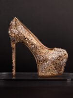 SENI MERANCANG SEPATU, GIUSEPPE ZANOTTI X NEELOFA
