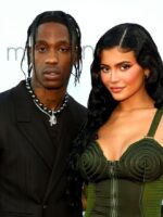 Kylie Jenner Umum Kelahiran Cahaya Mata Lelaki