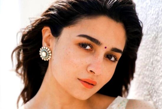 Alia Bhatt Tewaskan Jennifer Lopez & Chris Hemsworth