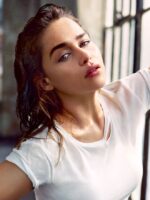 Perkembangan Terkini Emilia Clarke Selepas Dua Serangan Aneurisme