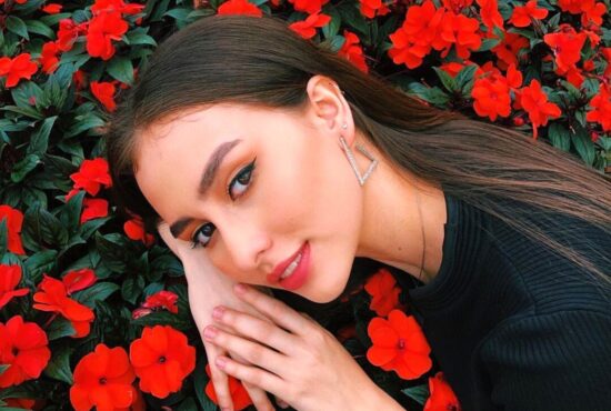 Anna Jobling Pintas Ariana Grande Dalam Senarai 100 Wanita Tercantik 2023