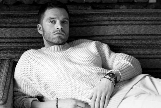 Sarung Prostetik Wajah, Penampilan Sebastian Stan Sama Sekali Tidak Dikenali