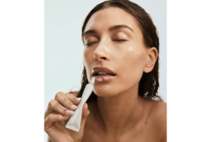 Skincare Keluaran Hailey Bieber'RHODE' 