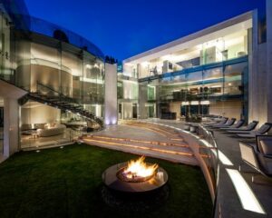 Rumah Selebriti Hollywood Yang Unik 