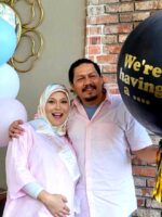 Mona Allen & Pekin Ibrahim Timang Anak Sulung Pada Hari Merdeka