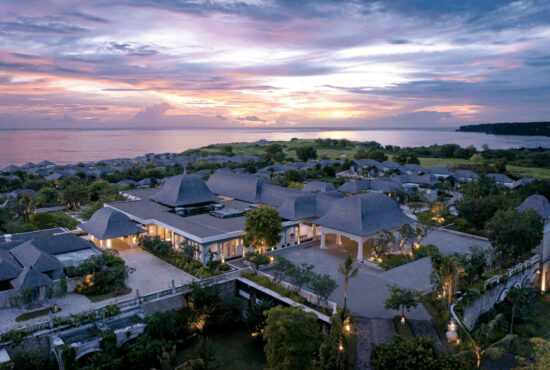 Selami Majapahit di Resort Mewah, Jumeirah Bali