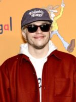 Pete Davidson Berjaya Tawan Hati Seorang Lagi Jelitawan