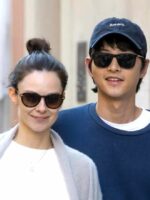 Hadiah Hari Bapa! Song Joong Ki Timang Putera Sulung