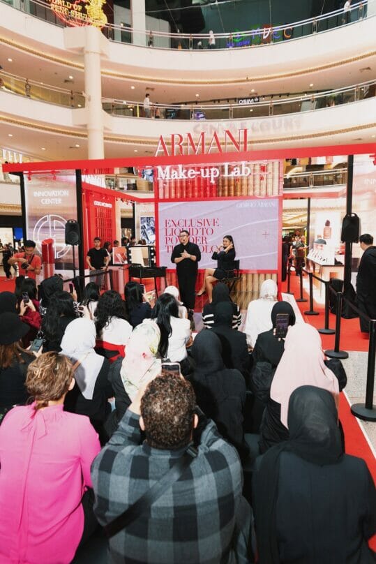 Sesi pengalaman cantik GLAM Beauty Club X Armani beauty