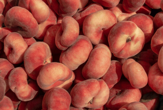 Buah Peach Donut