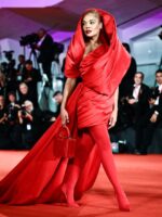 30 Fesyen Selebriti Paling Diingati Di Karpet Merah Festival Filem Venice