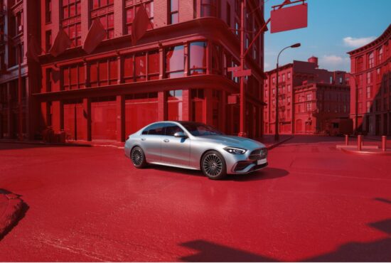 Wanita GLAM Akui Mercedes-Benz C-Class Pilihan Mobil Sedan Sempurna