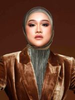 Ernie Zakri Tampil Dengan Album Aura