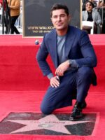 Zac Efron Terima Pengiktirafan Hollywood Walk of Fame