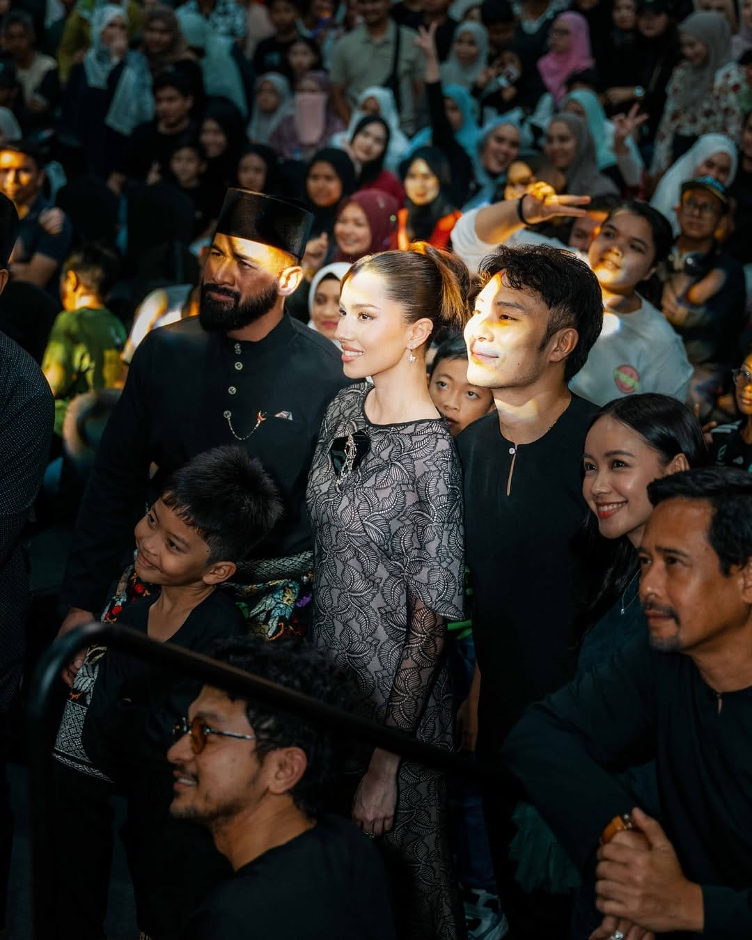 pelakon amelia henderson hebat bawa watak dalam Blood Brothers