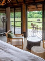 wildlife resort di seluruh dunia yang membolehkan anda berdekatan dengan gajah liar