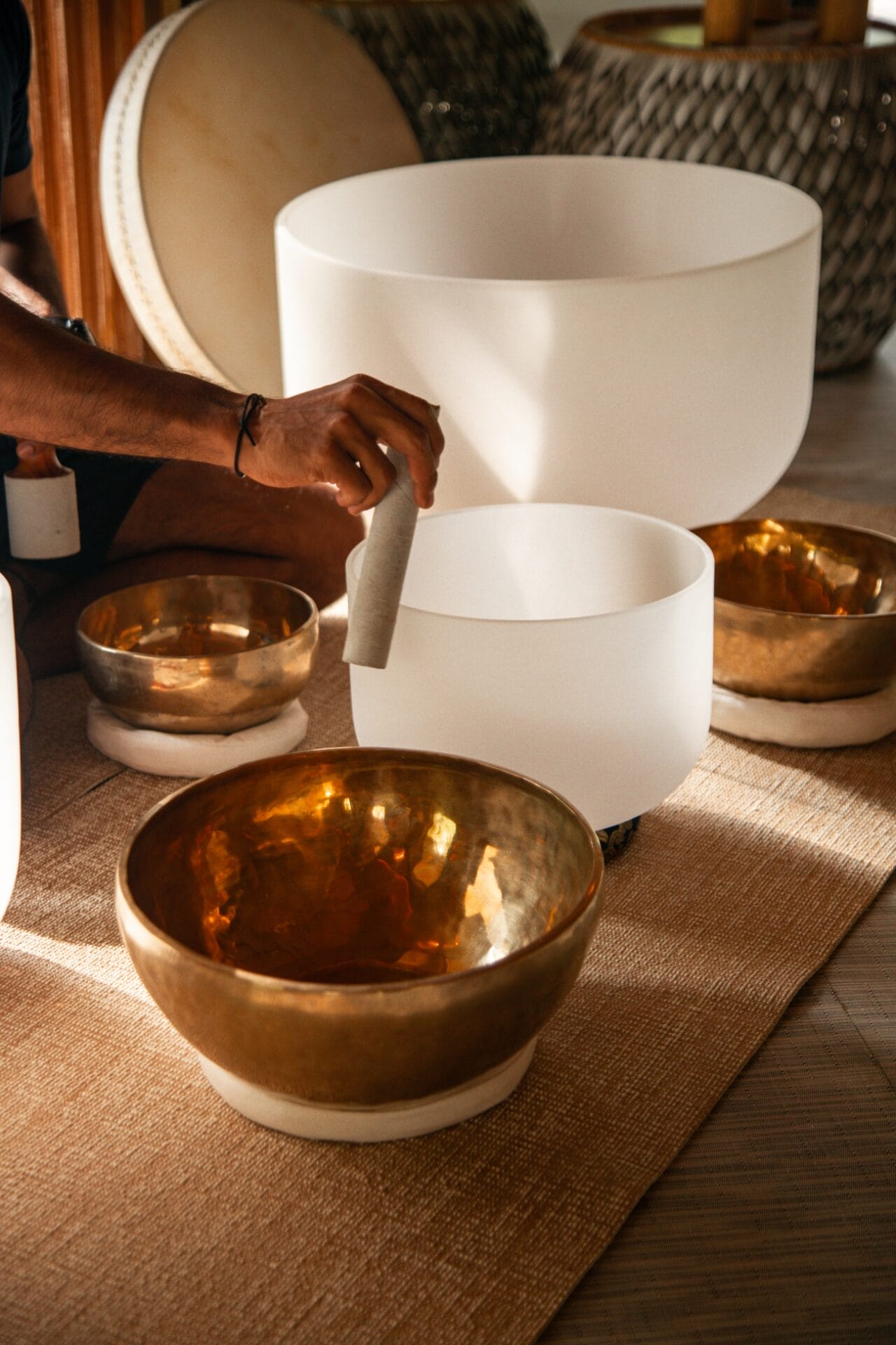 sesi sound bath untuk kesihatan mental dan emosi