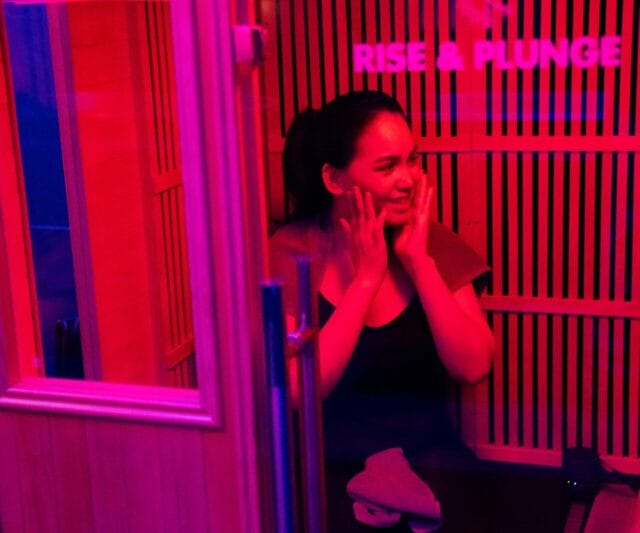 sesi sauna therapy dan ice bath GBC Love Wellness 2025 di Rise & Plunge